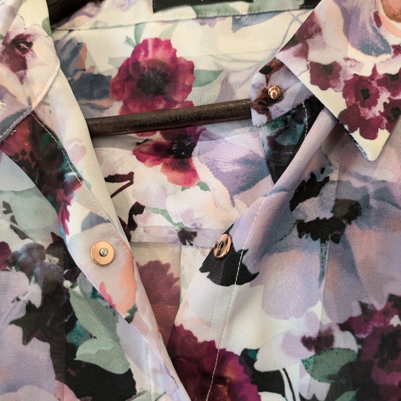 T Tahari Floral Stripe Snap Front Blouse Satin M - Picture 13 of 14